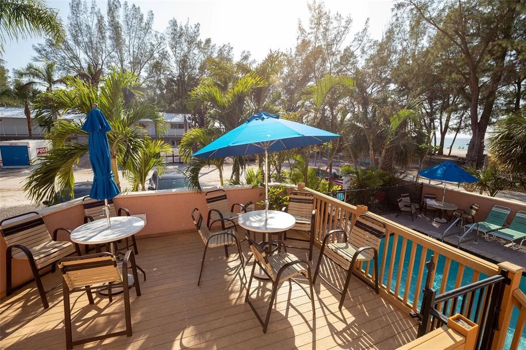 102 39TH STREET # 2, HOLMES BEACH, FL 34217 — zdjęcie 4