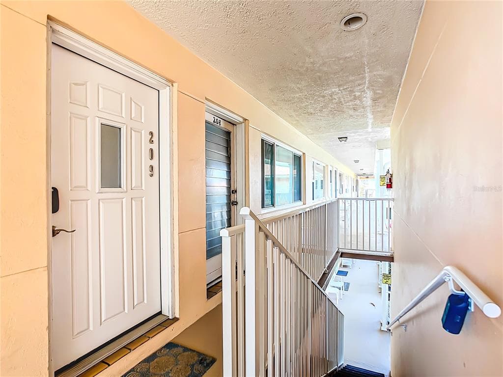 7740 BOCA CIEGA DRIVE # 209, ST PETE BEACH, FL 33706 — zdjęcie 5