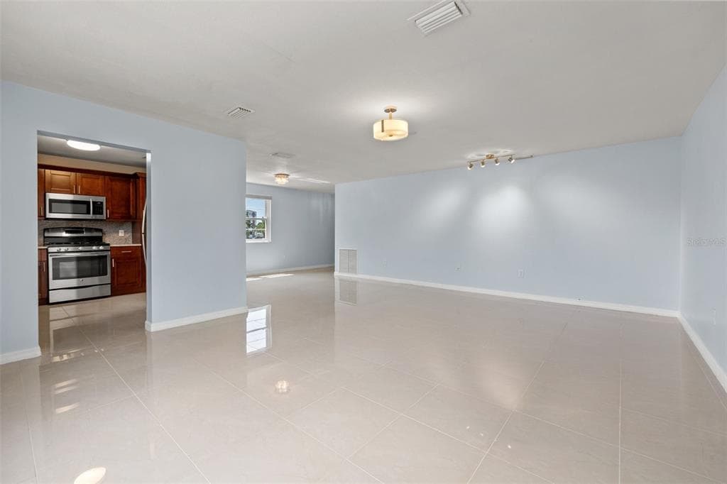 5660 80TH STREET N # A208, ST PETERSBURG, FL 33709 — zdjęcie 4