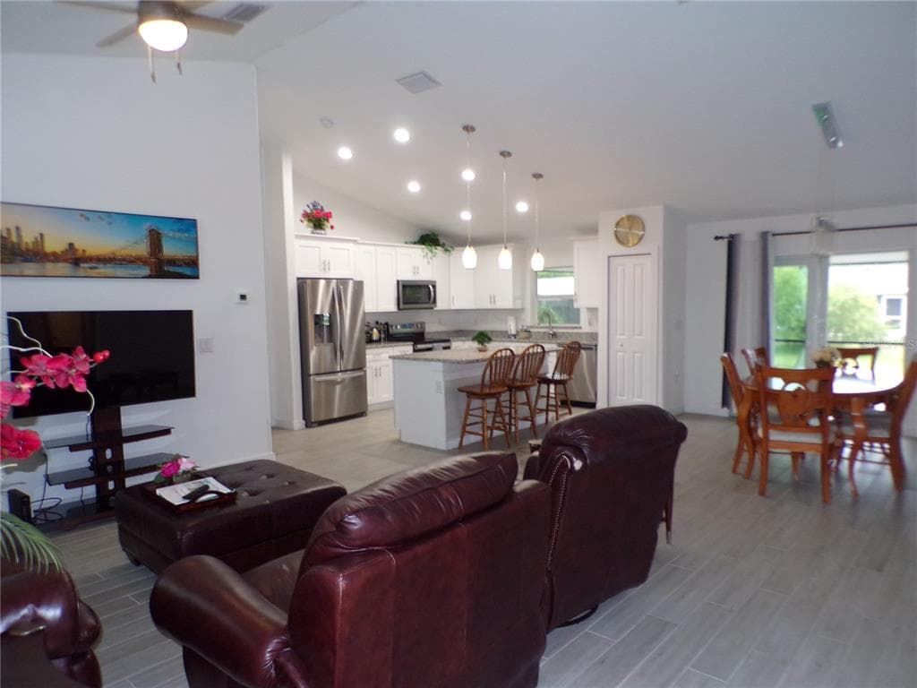 326 MILLPORT STREET NW, PORT CHARLOTTE, FL 33948 — zdjęcie 3