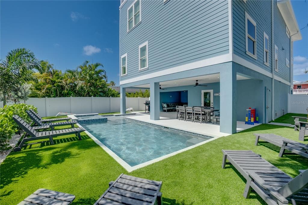 2102 AVENUE B, BRADENTON BEACH, FL 34217 — zdjęcie 2