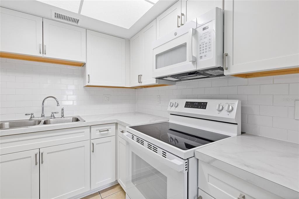 1051 79TH AVENUE N # 103, ST PETERSBURG, FL 33702 — zdjęcie 5