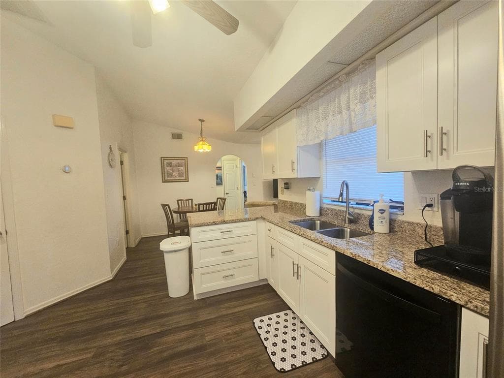 1011 TROPICAL AVENUE NW, PORT CHARLOTTE, FL 33948 — zdjęcie 2