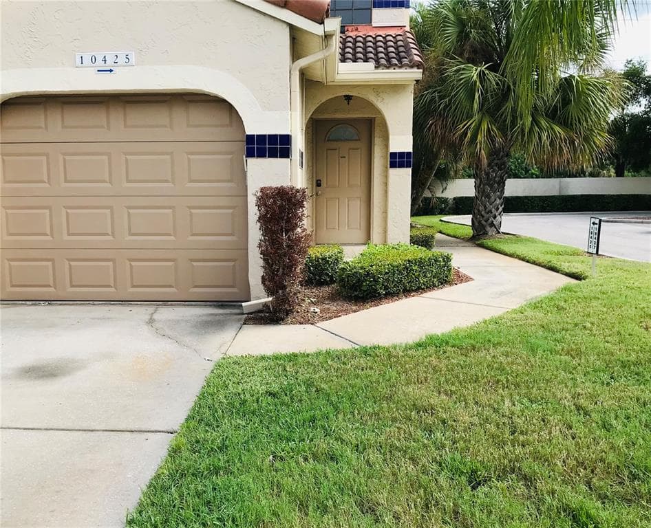 10425 LA MIRAGE COURT # 202, TAMPA, FL 33615