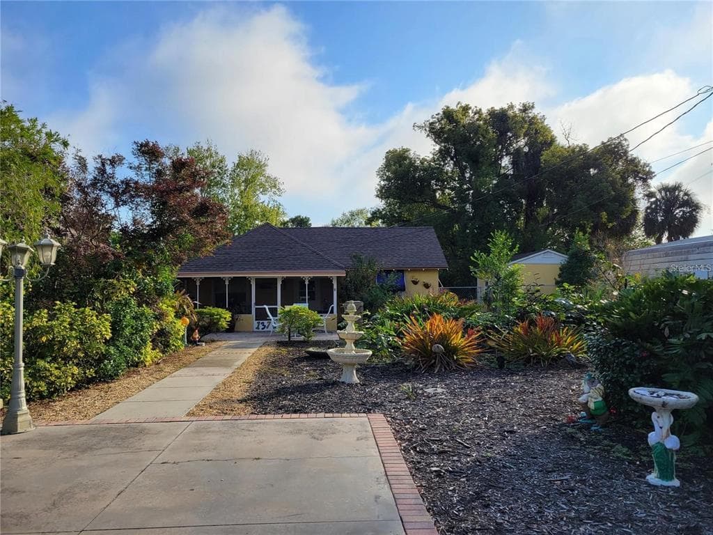 1370 GREENWAY DRIVE, MOUNT DORA, FL 32757