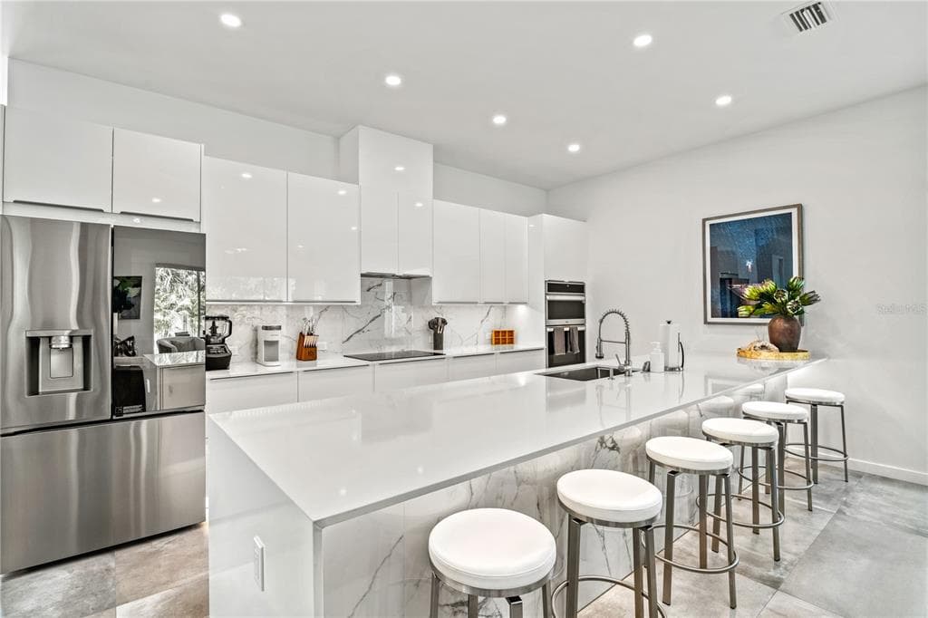 2327 HILLVIEW STREET, SARASOTA, FL 34239 — zdjęcie 4