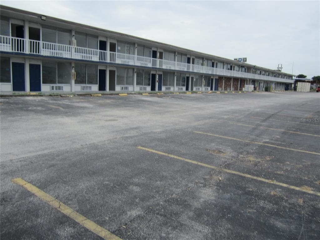 4011 E COLUMBUS DRIVE, TAMPA, FL 33605