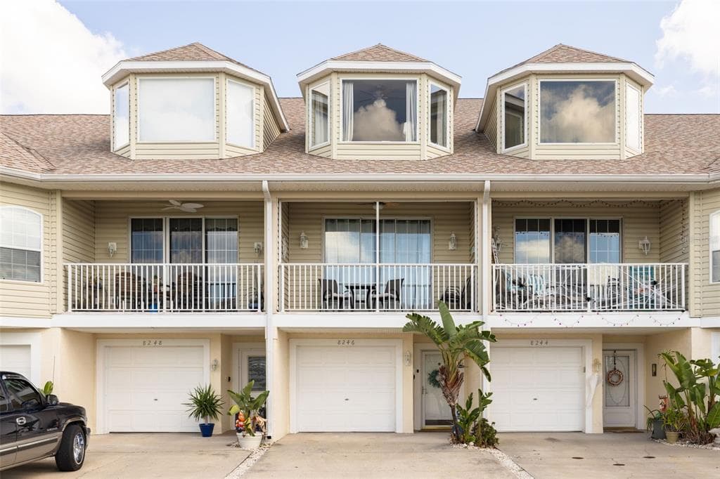 8246 AQUILA STREET, PORT RICHEY, FL 34668 — zdjęcie 2