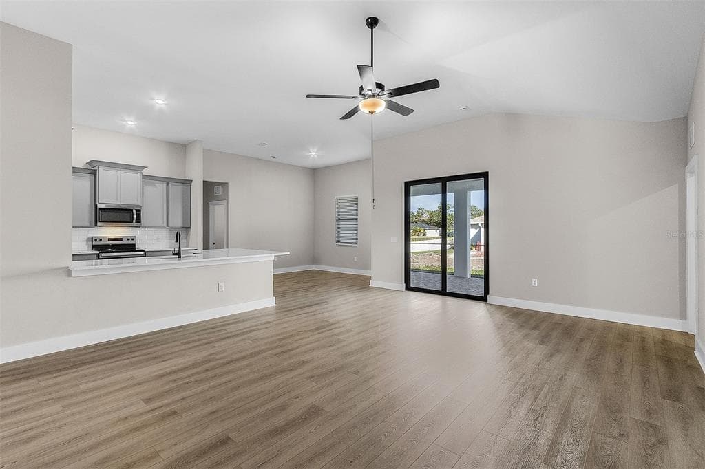 4570 GILLOT BOULEVARD, PORT CHARLOTTE, FL 33981 — zdjęcie 5
