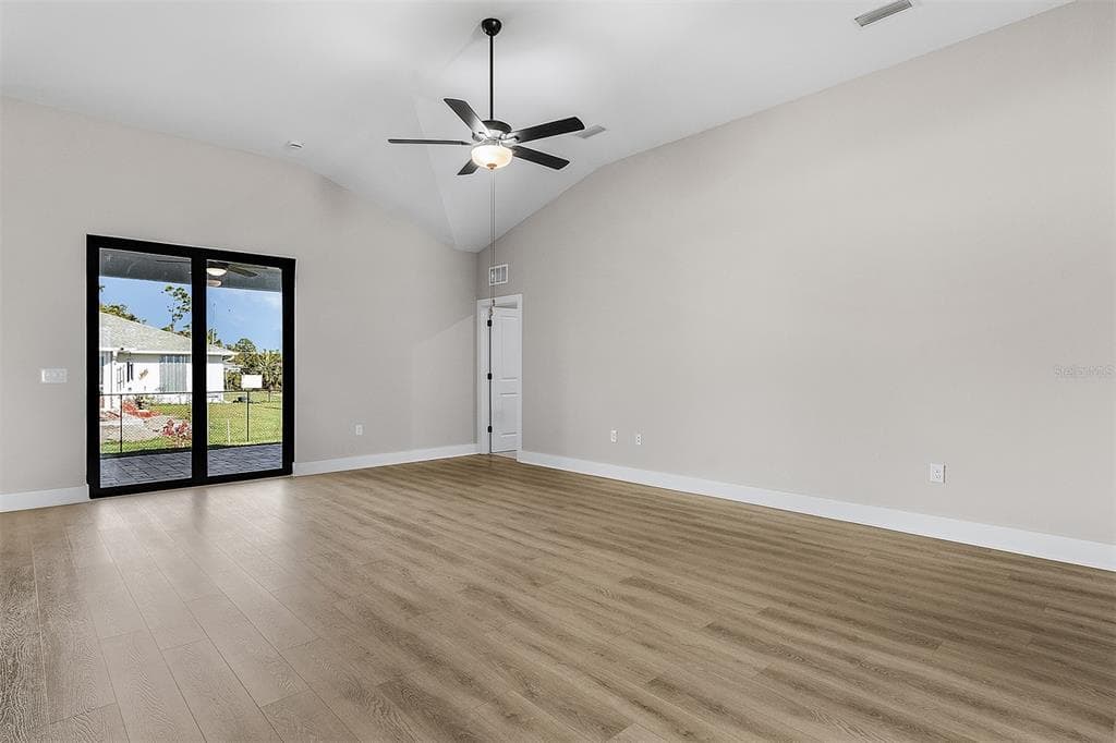 4570 GILLOT BOULEVARD, PORT CHARLOTTE, FL 33981 — zdjęcie 4