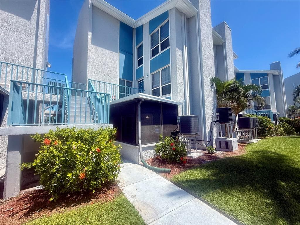 179 MEDALLION BLVD # C, MADEIRA BEACH, FL 33708 — zdjęcie 4