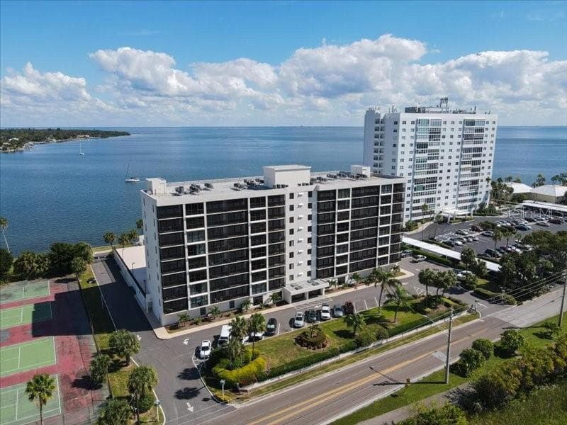 7100 SUNSHINE SKYWAY LANE S # 706, ST PETERSBURG, FL 33711