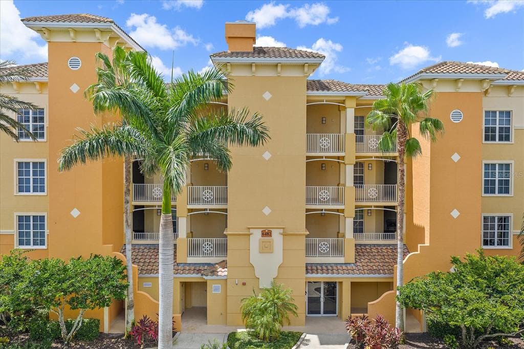 6482 WATERCREST WAY # 204, LAKEWOOD RANCH, FL 34202