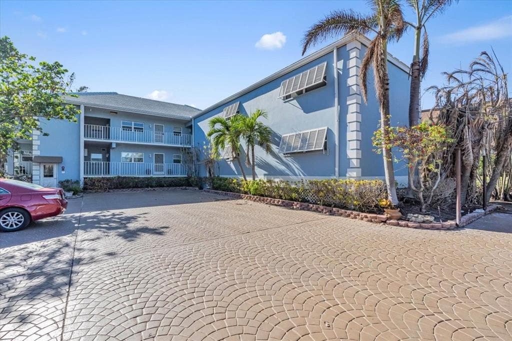 5621 GULF OF MEXICO DRIVE # 102, LONGBOAT KEY, FL 34228
