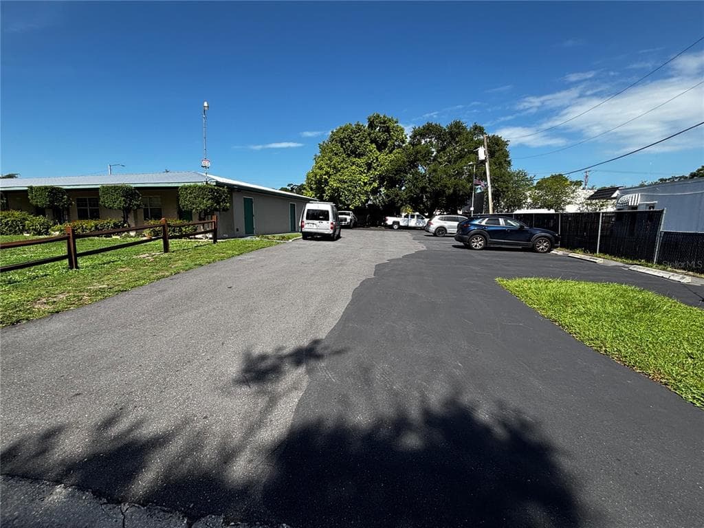 5250 15TH STREET N # 8, ST PETERSBURG, FL 33703 — zdjęcie 2