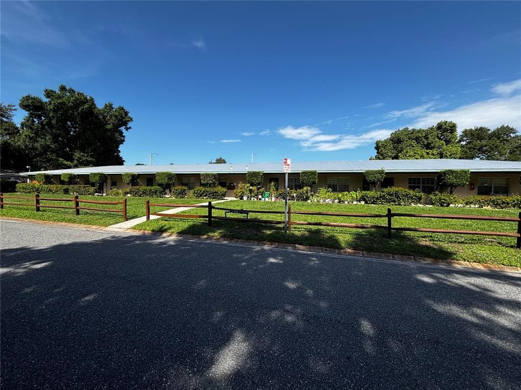5250 15TH STREET N # 8, ST PETERSBURG, FL 33703