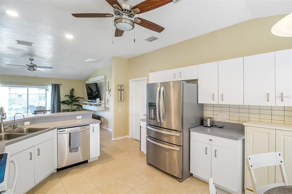 1465 SHIELDS STREET, PUNTA GORDA, FL 33980 — zdjęcie 5