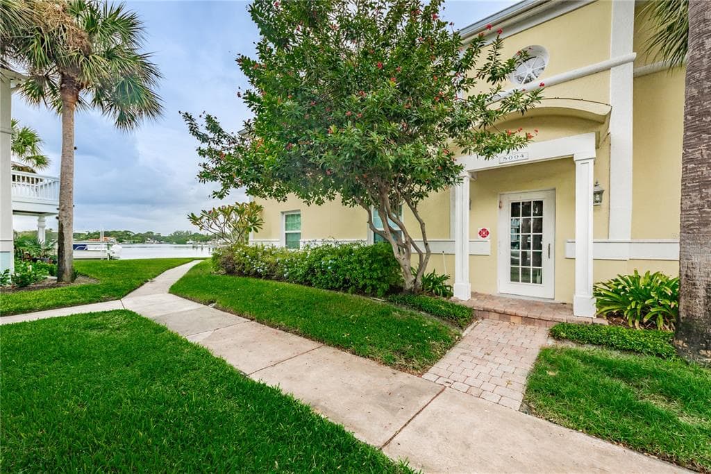 5004 STARFISH DRIVE SE # F, ST PETERSBURG, FL 33705