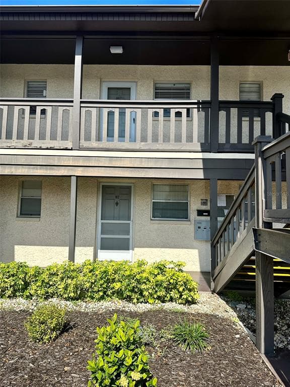 5207 TURQUOISE LANE # 202, NEW PORT RICHEY, FL 34652