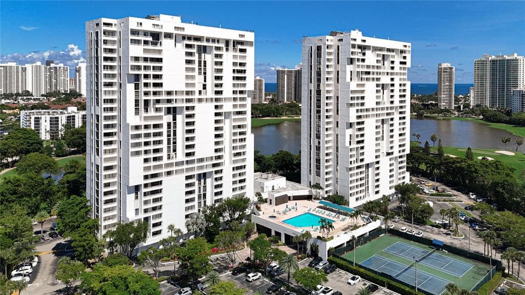 20225 NE 34TH COURT # 817, MIAMI, FL 33180