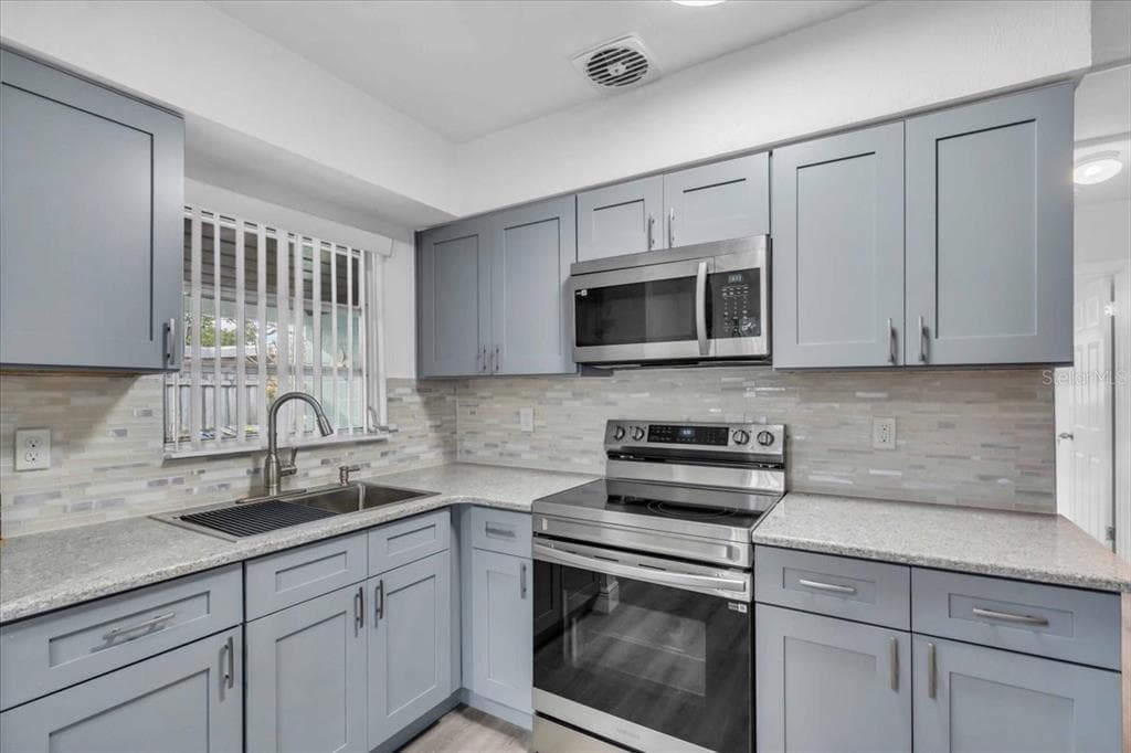 11435 2ND STREET E, TREASURE ISLAND, FL 33706 — zdjęcie 4