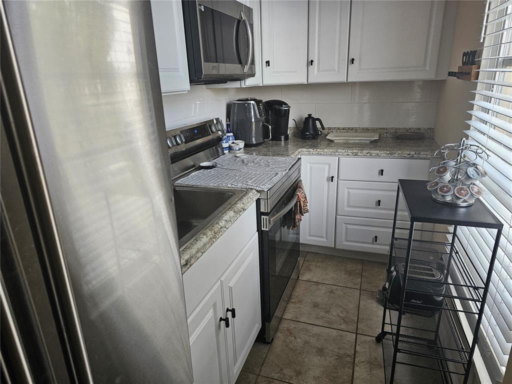 915 CLUB CIRCLE, LAKESHORE, FL 33854 — zdjęcie 4