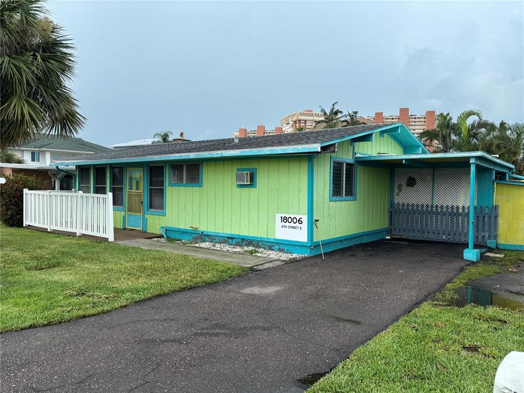 18006 4TH STREET E, REDINGTON SHORES, FL 33708 — zdjęcie 2