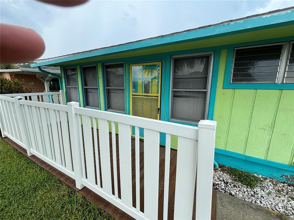 18006 4TH STREET E, REDINGTON SHORES, FL 33708 — zdjęcie 3