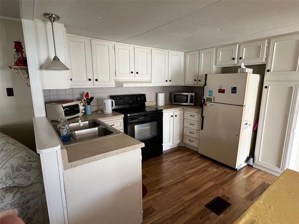 11300 124TH AVENUE # 165, LARGO, FL 33778 — zdjęcie 4