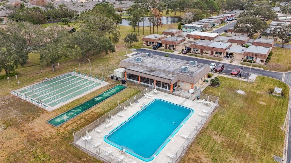 8330 VENDOME BOULEVARD N, PINELLAS PARK, FL 33781 — zdjęcie 2