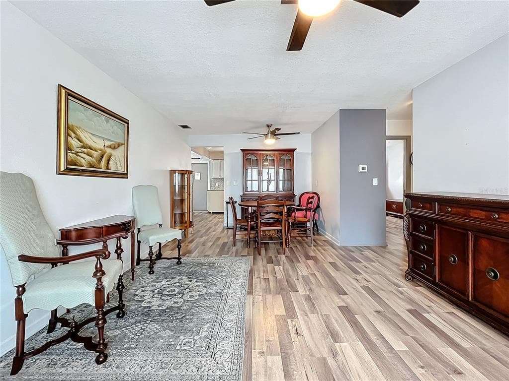 8330 VENDOME BOULEVARD N, PINELLAS PARK, FL 33781 — zdjęcie 4
