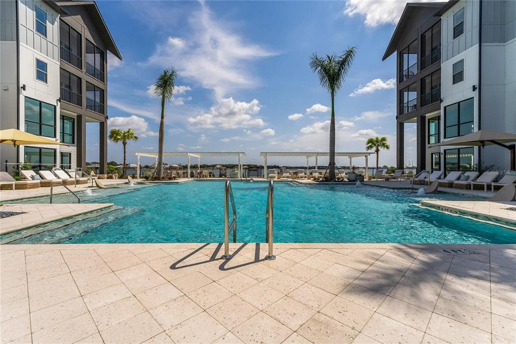 1420 LAKEFRONT DRIVE # 1208, SARASOTA, FL 34240