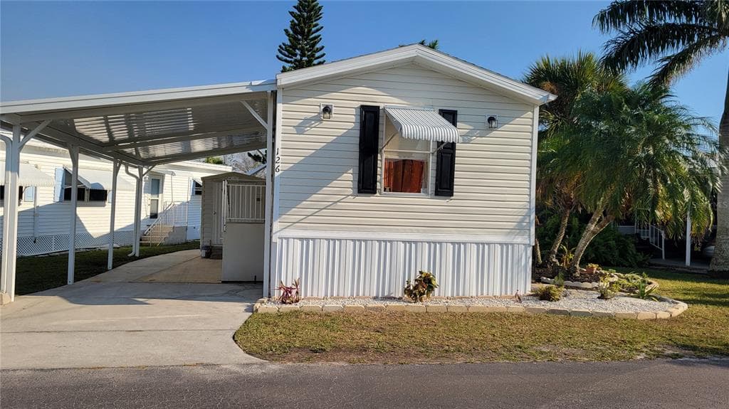126 LAZY LAGOON DRIVE, PUNTA GORDA, FL 33982 — zdjęcie 2