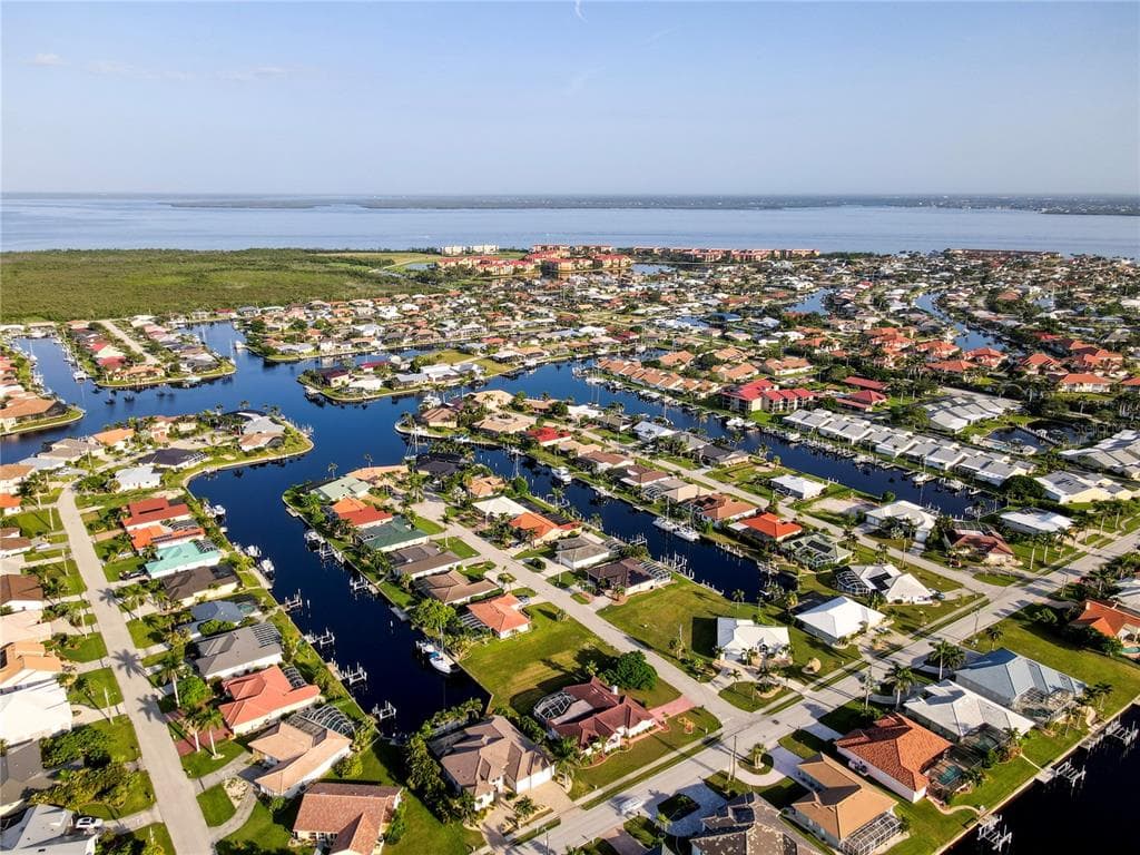 2500 RIO LISBO COURT, PUNTA GORDA, FL 33950 — zdjęcie 4