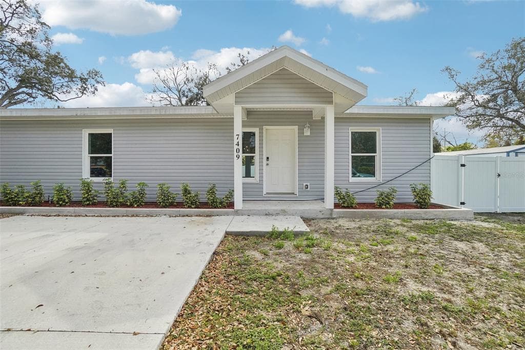 7409 & 7411 E 23RD AVENUE, TAMPA, FL 33619 — zdjęcie 2