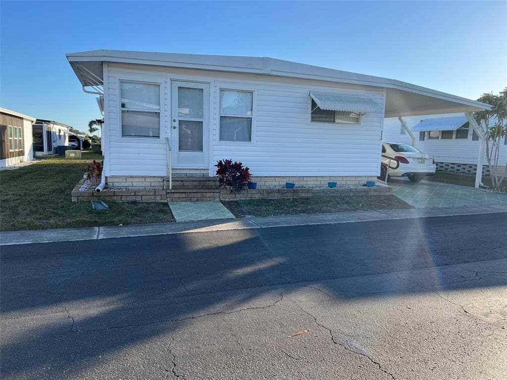 220 ROYAL PALM CIRCLE, LARGO, FL 33778 — zdjęcie 2