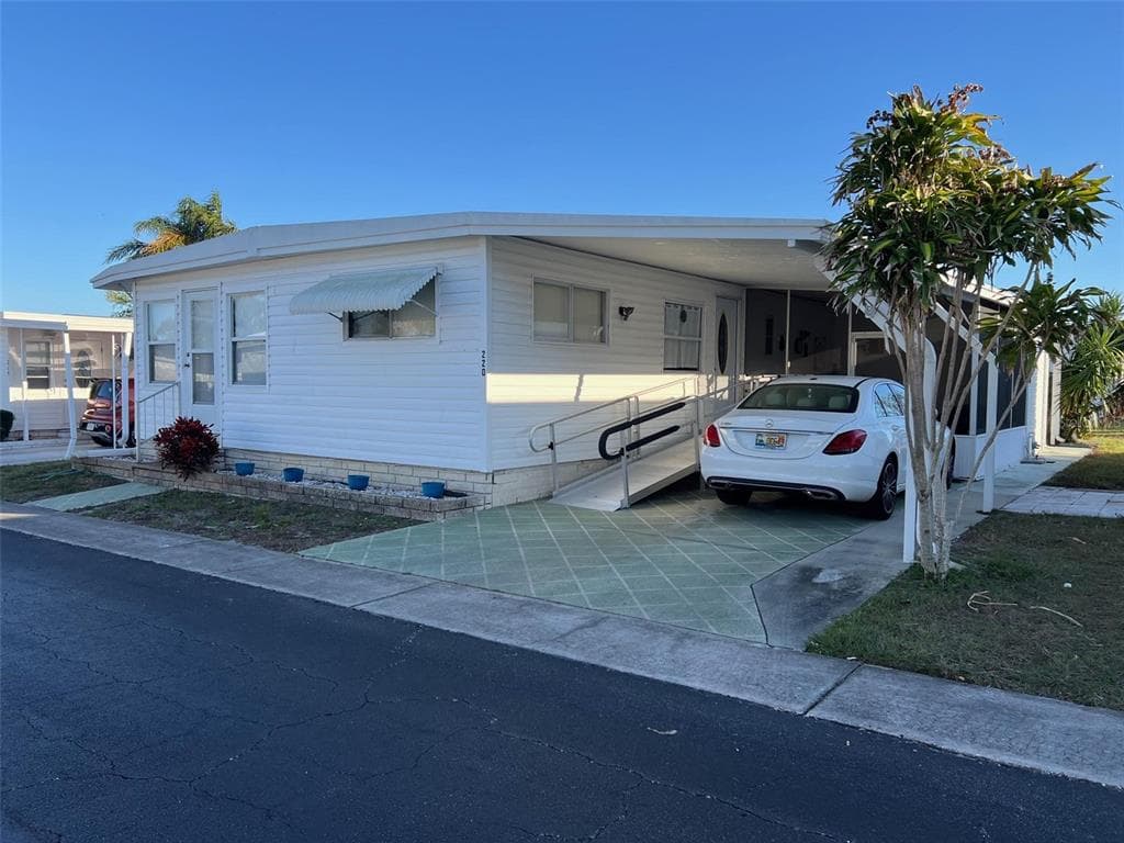 220 ROYAL PALM CIRCLE, LARGO, FL 33778 — zdjęcie 3