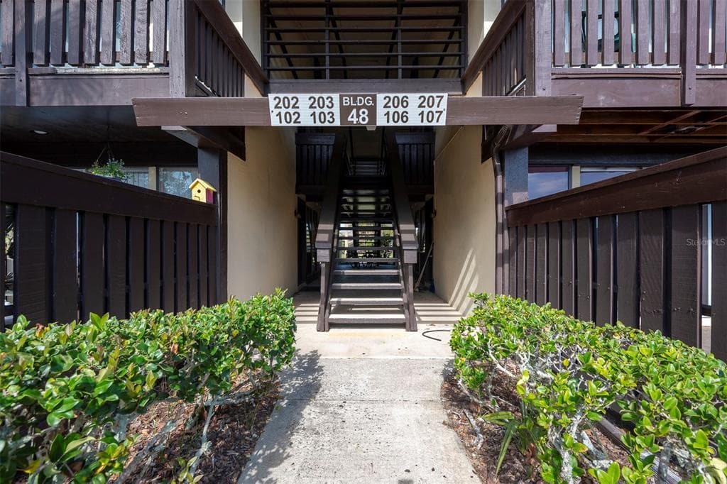 48 CLUB HOUSE DRIVE # 106, PALM COAST, FL 32137