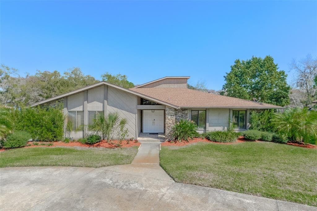 2918 COCOVIA WAY, LEESBURG, FL 34748