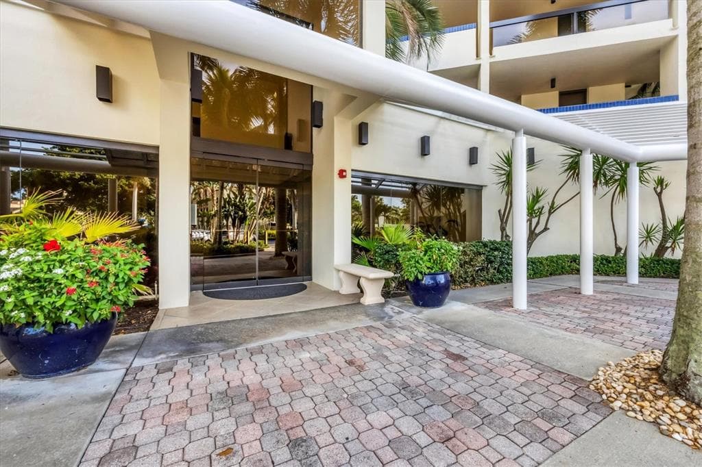 1930 HARBOURSIDE DRIVE # 134, LONGBOAT KEY, FL 34228 — zdjęcie 3