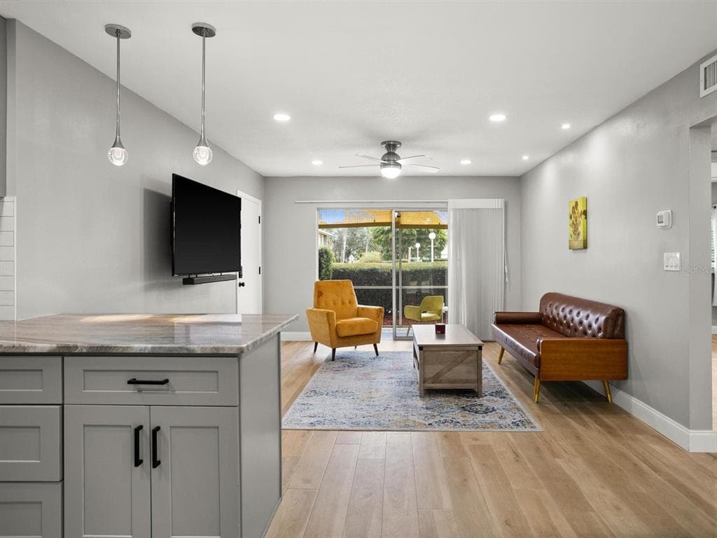 8303 BARDMOOR BOULEVARD # 105, SEMINOLE, FL 33777 — zdjęcie 4