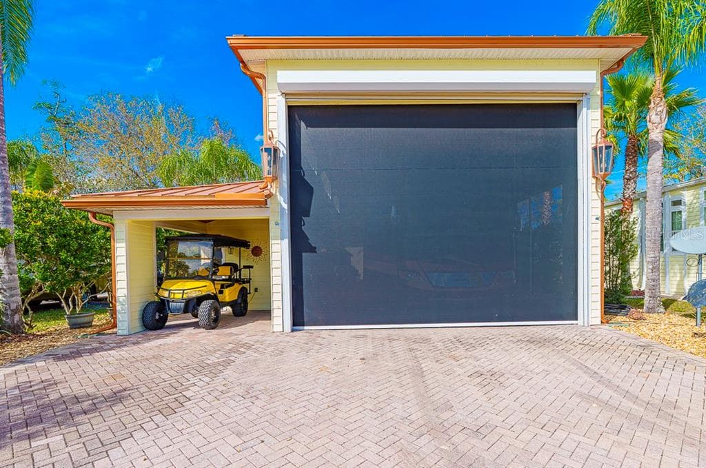 6841 AMANDA VISTA CIRCLE, LAND O LAKES, FL 34637