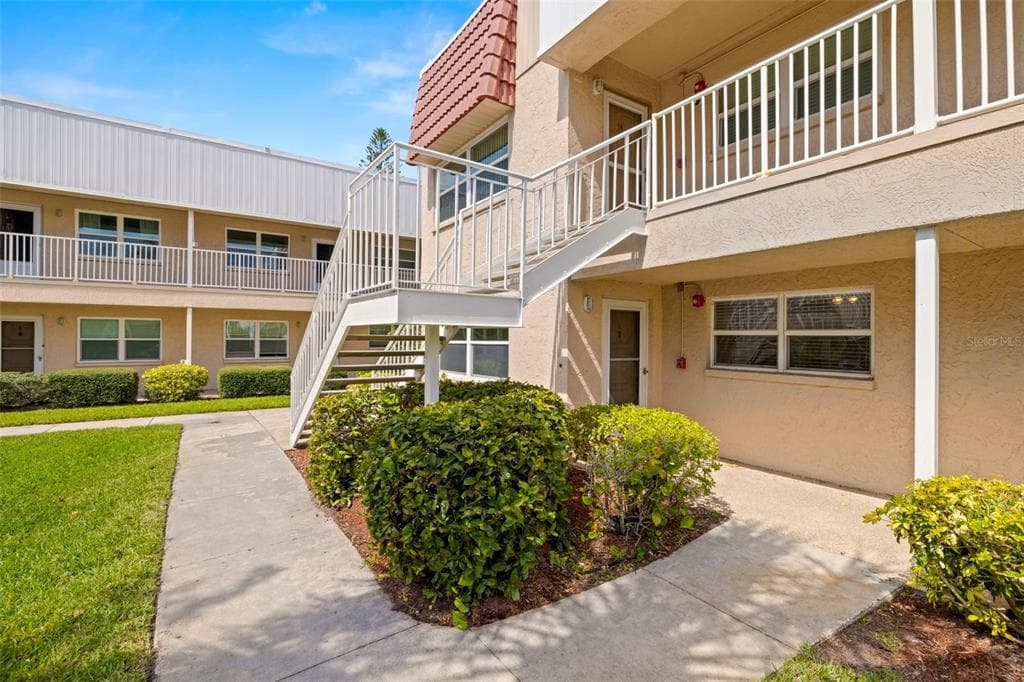 10038 62ND TERRACE N # 1, ST PETERSBURG, FL 33708
