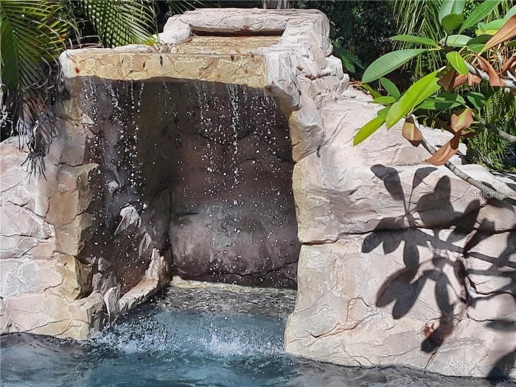 681 JASMINE WAY S, ST PETERSBURG, FL 33705 — zdjęcie 5