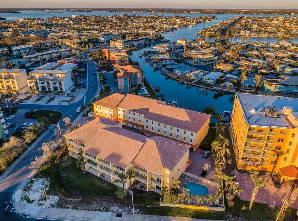 11595 GULF BOULEVARD # 6, TREASURE ISLAND, FL 33706