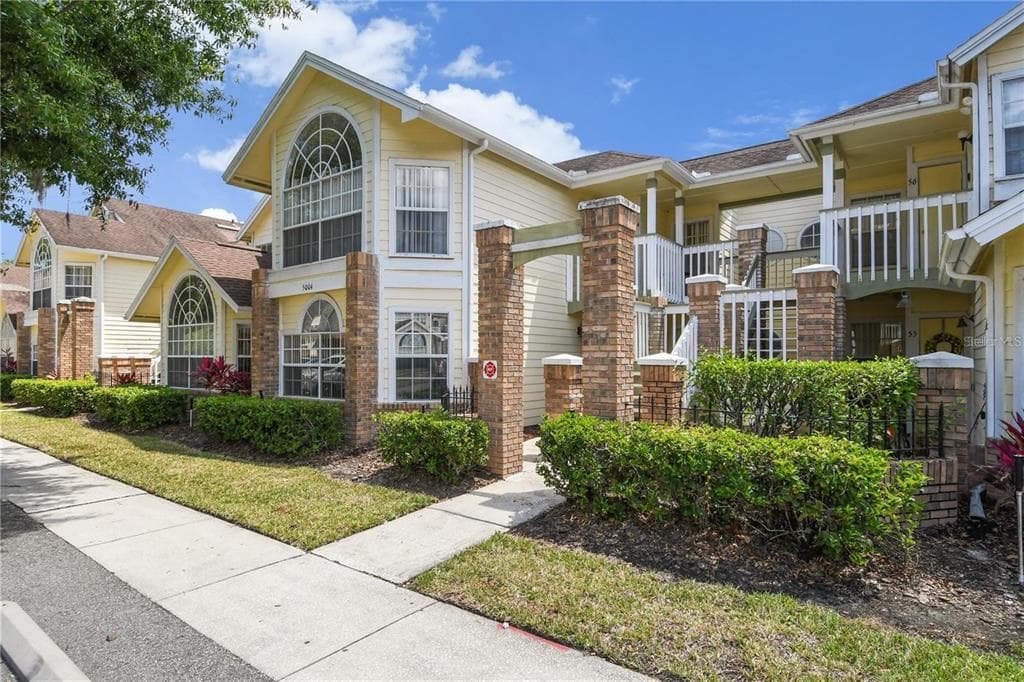 5004 LAGUNA BAY CIRCLE # 54, KISSIMMEE, FL 34746