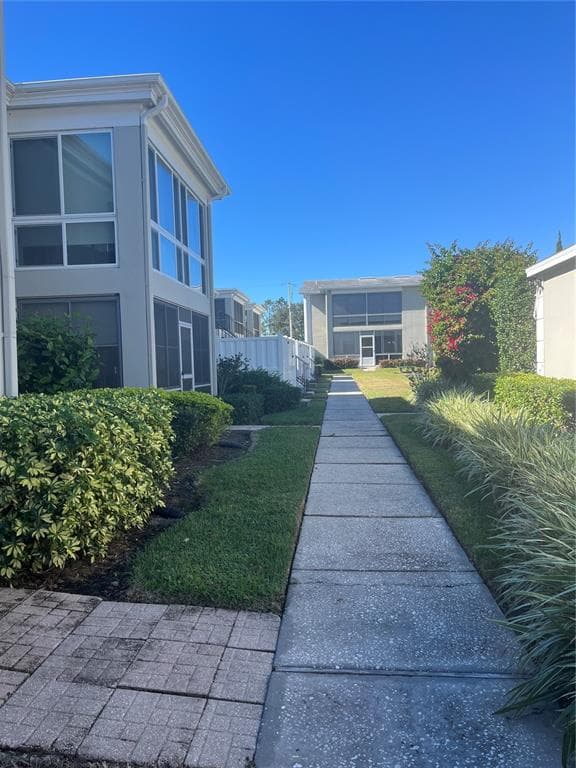 689 LAKE HOWARD DRIVE NW # 1E, WINTER HAVEN, FL 33880 — zdjęcie 2