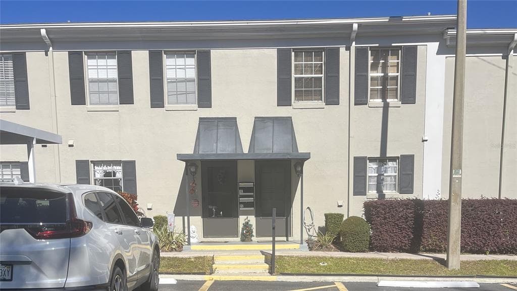 689 LAKE HOWARD DRIVE NW # 1E, WINTER HAVEN, FL 33880