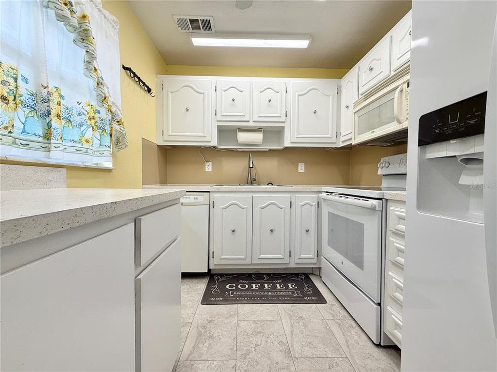 11817 BAYONET LANE, NEW PORT RICHEY, FL 34654 — zdjęcie 2