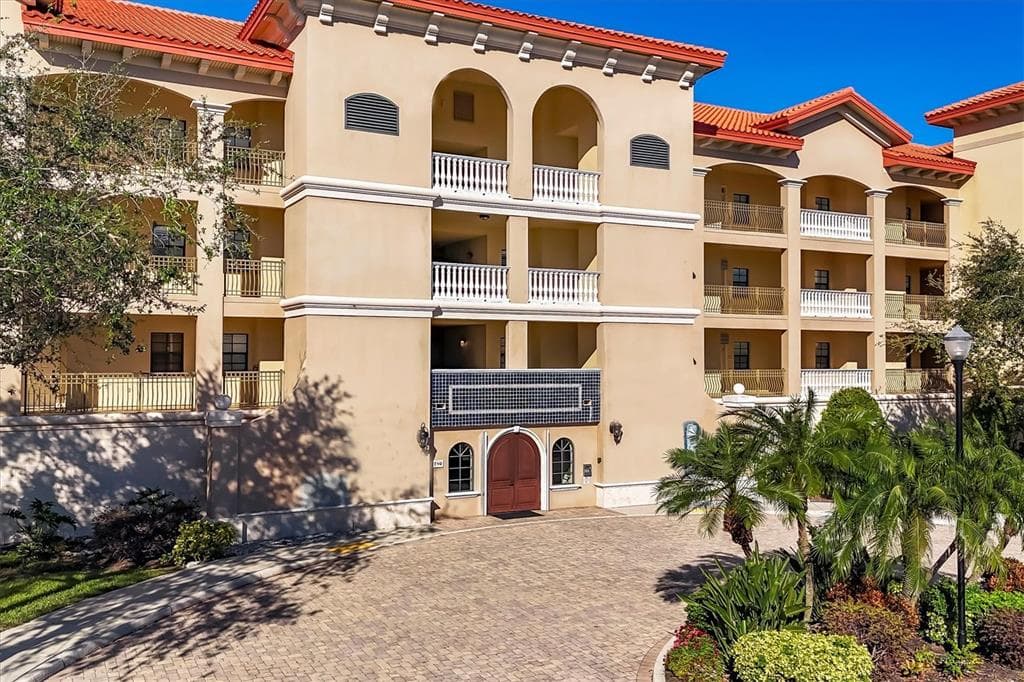 7710 LAKE VISTA COURT # 205, LAKEWOOD RANCH, FL 34202